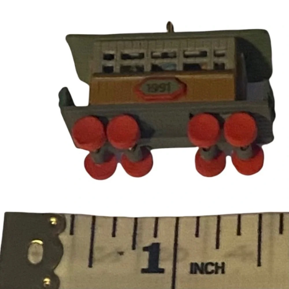 Noel RR 1991 Miniature Passenger Car Hallmark Keepsake Ornament New in box. - Picture 3 of 3